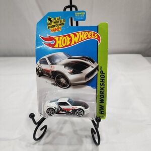 Hot Wheels Nissan 370Z White GReddy 2014 HW Workshop HW Performance 249/250